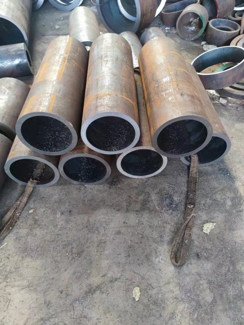 周至周至周至12Cr1MovG无缝钢管切割